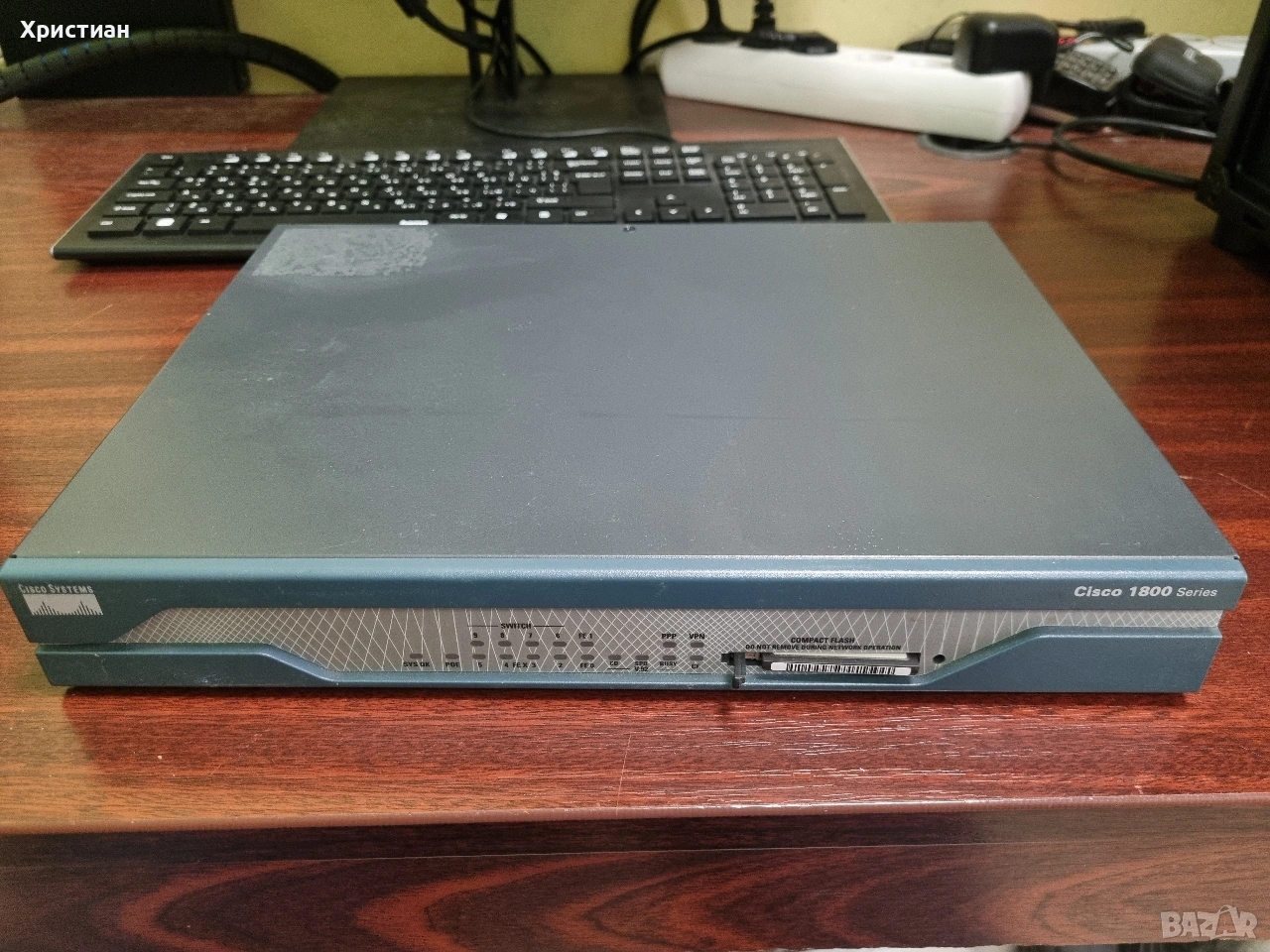 Маршрутизатор рутер Cisco 1800, снимка 1