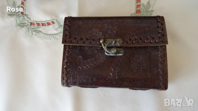 Ръчно изработен тефтер – естествена кожа.