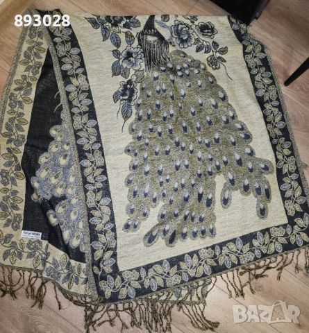 Прекрасен дамски шал 