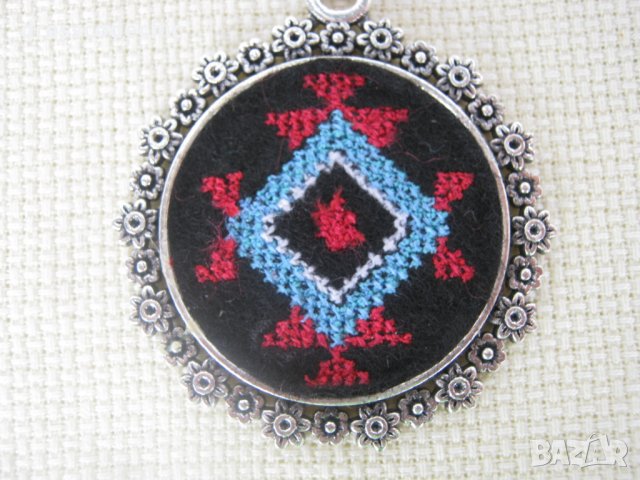 Бродирани бижута с шевици 1, снимка 6 - Колиета, медальони, синджири - 28531100