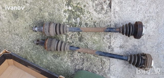 Полуоски за бмв е87 116 бензин лява дясна полуоска с карета bmw e87, снимка 1