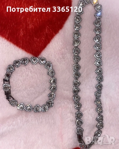 Ariana Grande x Swarovski Crystal Heart set, снимка 5 - Бижутерийни комплекти - 52968683