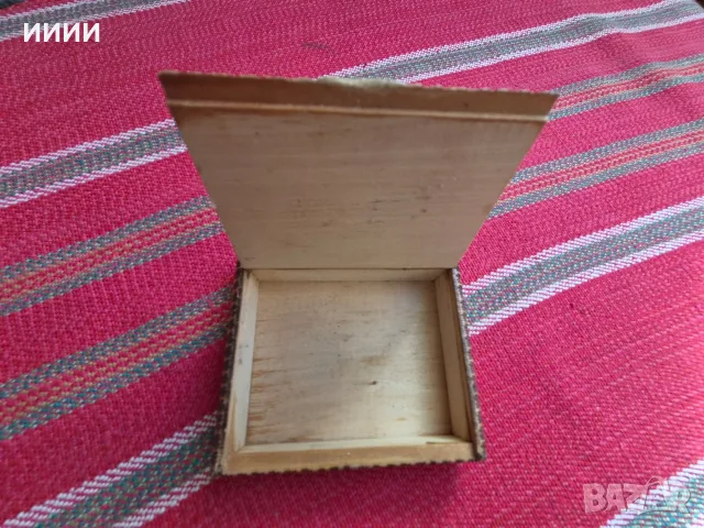 Дървена табакера, снимка 2 - Антикварни и старинни предмети - 56355653