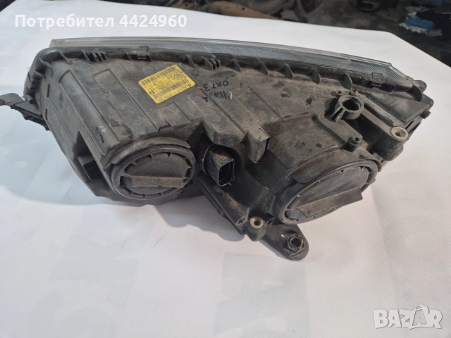 Десен фар шкода октавия 3, снимка 3 - Части - 53116514