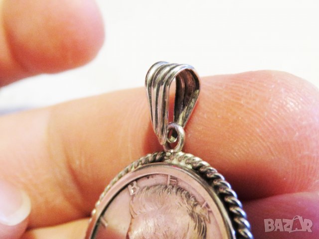 Медальон - сребърен американски долар, HALF DOLLAR - 1964 г. сребро  лика на Кенеди и сребърен обков, снимка 7 - Колиета, медальони, синджири - 29630344