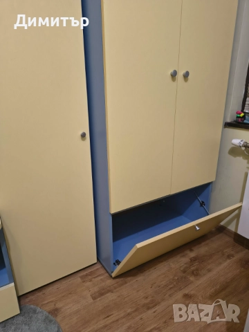 Секция + гардероб + ъглова етажерка, снимка 4 - Секции и витрини - 49969853