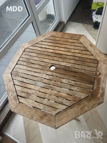 Градинска маса с два стола