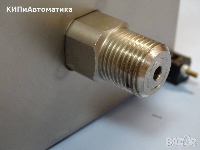 Манометър WIKA 0-250 bar, 145x145 mm, снимка 4 - Резервни части за машини - 34903184