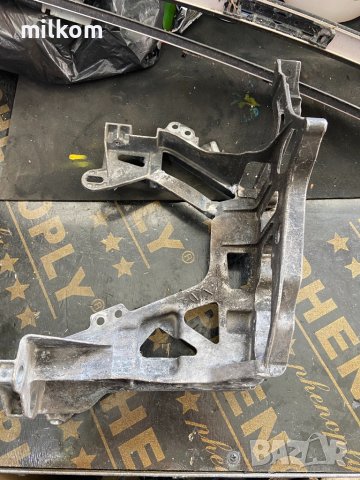 Конзола предна очиларка w205 a2056221700, снимка 1