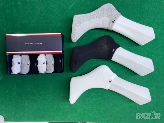 чорапи в кутия karl lagerfeld balenciaga calvin klein  nike, снимка 11 - Дамски чорапи - 50684785