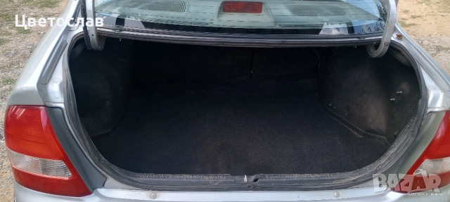 Mazda 323, снимка 8 - Автомобили и джипове - 51702467