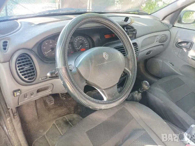 Renault Megane 1.6 16V, снимка 8 - Автомобили и джипове - 56534480