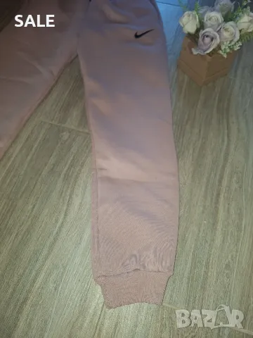 Nike Ватирано Долнище, снимка 4 - Спортни дрехи, екипи - 48267289