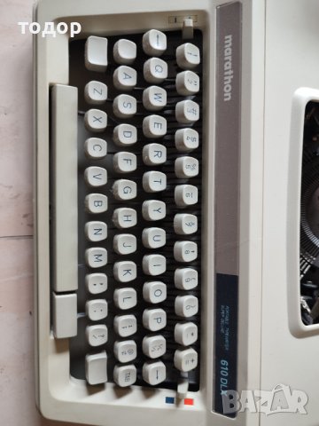 Пишеща машина MARATHON 610DLX-състояние БЕЗУПРЕЧНО !!!, снимка 1 - Антикварни и старинни предмети - 39265038