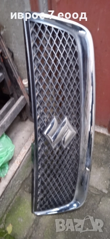 декоративна предна решетка Suzuki 