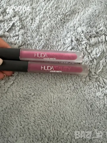 2бр течни матови червила HUDA Beauty 