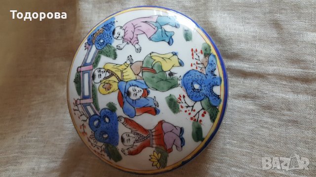 Порцеланова японска кутия за бижута, снимка 2 - Антикварни и старинни предмети - 30161923