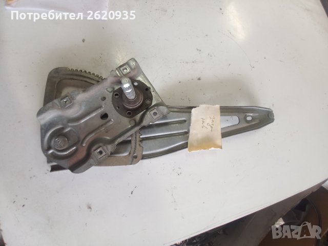 Машинка ръчна стъклоповдигач тойота ярис 2006-2011.  , снимка 2 - Части - 44391374