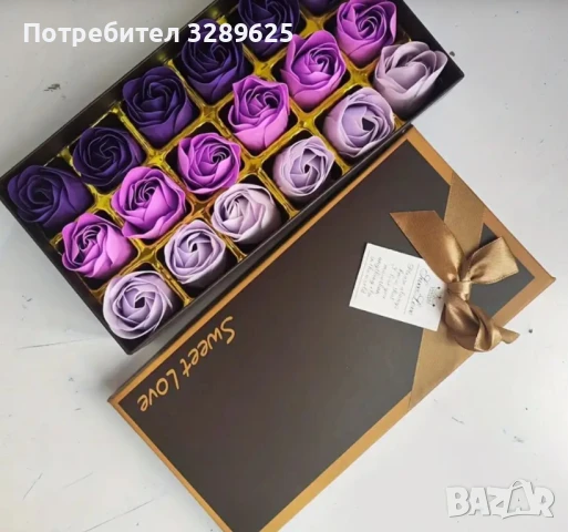 Кутия с изкуствени цветя от 18 рози за подарък Ароматни, снимка 1