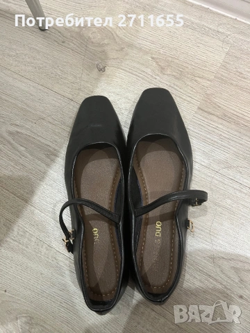 Нови черни обувки