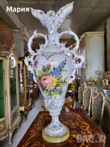 Голяма порцеланова ваза 033