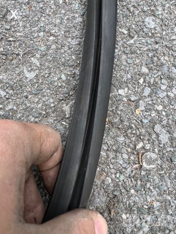 УПЛЪТНЕНИЕ ЧЕЛНО СТЪКЛО УАЗ 452 НОВО ОРИГИНАЛНО 452-5206012, снимка 2 - Части - 40209257