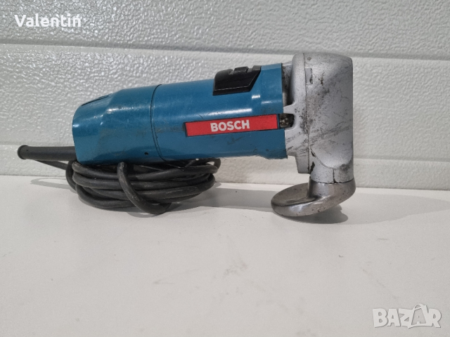 Професионална електрическа ножица за ламарина Bosch