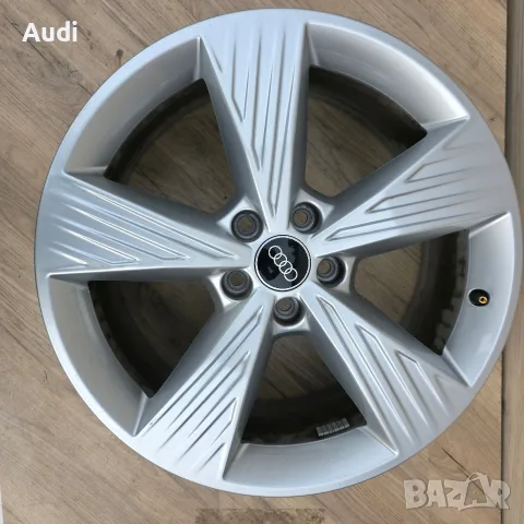 Оригинални Ауди Джанти 19 Q4 e-tron, снимка 5 - Гуми и джанти - 56536065