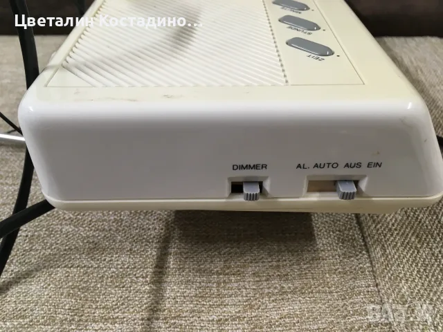 настолен, немски радиочасовник, снимка 6 - Радиокасетофони, транзистори - 56536948