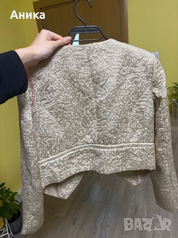 Дамско златисто сако, снимка 2 - Сака - 52379408