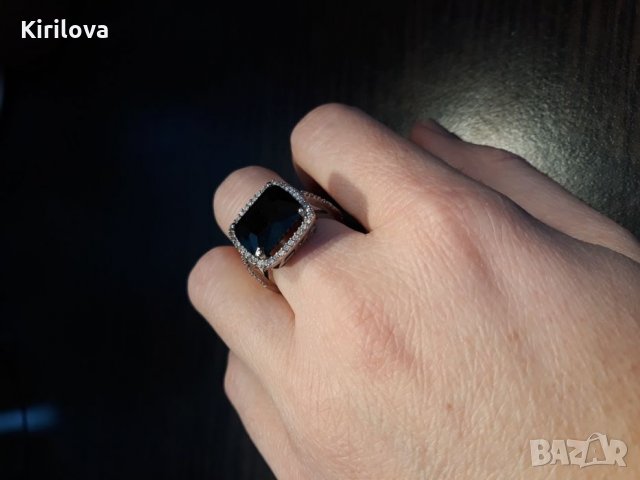 Продавам дамски сребърен пръстен. , снимка 3 - Пръстени - 30399902