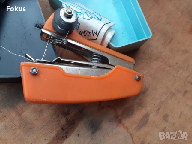 Портативна мини шевна руска шевна машина, снимка 2 - Антикварни и старинни предмети - 53275675