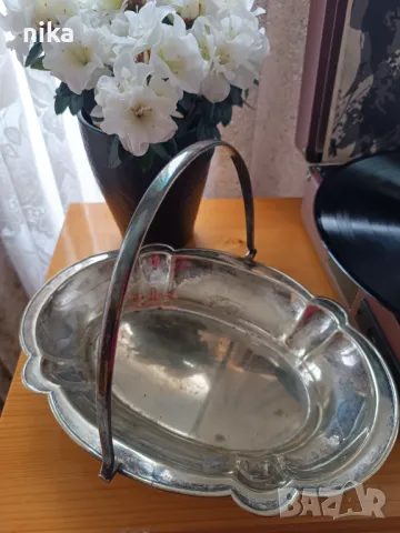 Посребрена английска кошничка за плодове