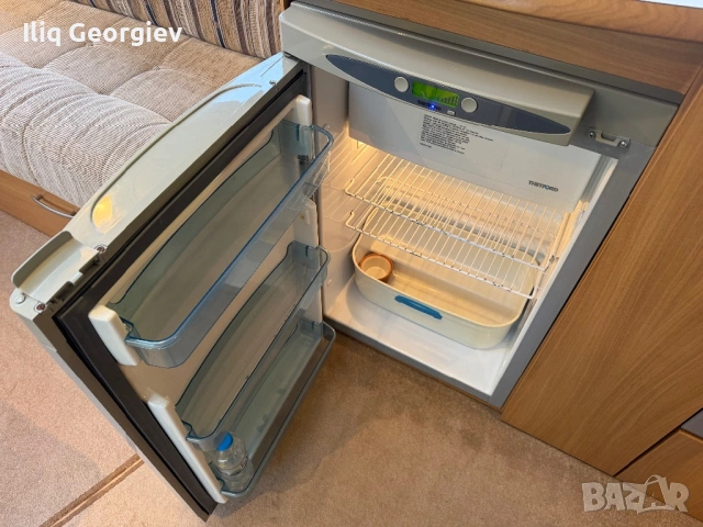 Каравана SWIFT CHARISMA-Френска Спалня/ФОРСЕЛТ/СОЛАР/Душ кабина/КАТО НОВА/ПЛАТЕНО МИТО , снимка 12 - Каравани и кемпери - 53217821