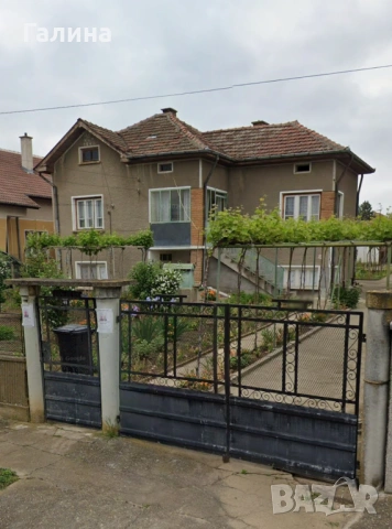 Продавам къща гр. Кнежа на два етажа