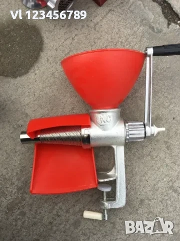 Метална мелачка за домати /Машинка за домати