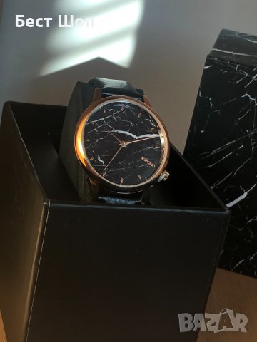 Оригинален дамски часовник Komono , снимка 2 - Дамски - 37915406