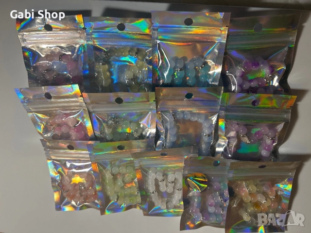 Ръчна изработка на гривни, гердани и  ключодържатели