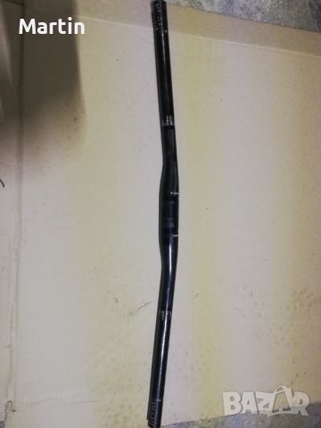 Право карбон кормило 31.8 / 690 , снимка 2 - Части за велосипеди - 39614349