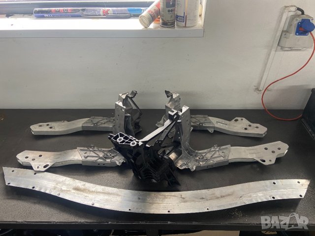 A2536210600 A2536210700 A2536210300 очиларка греда основа мерцедес глц GLC W253, снимка 1