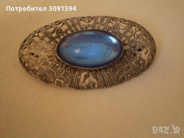 брошка Чешко стъкло с цвет синьо и филигранн 1920г , снимка 1