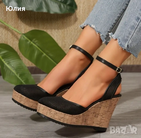 Обувки на платформа. Нов