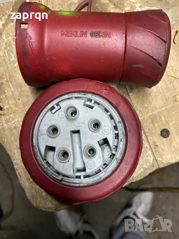 Merlin Gerin щепсел за трифазен ток със заземяване , снимка 2 - Ключове, контакти, щепсели - 47932838