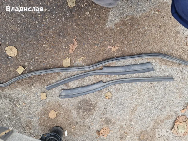 Уплътнения над фарове и двигател Audi A3 8L , снимка 2 - Части - 48226712