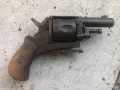 стар малък револвер , снимка 1