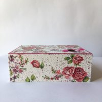 Подаръчна  кутия  с  Пролетни цветя, снимка 1 - Подаръци за жени - 32103955