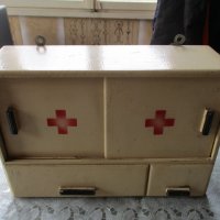 Аптечка домашна дървена винтидж за окачване на стената, снимка 2 - Кутии за съхранение - 31583008