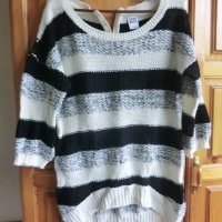 пуловер черно и бяло с цип, снимка 1 - Блузи с дълъг ръкав и пуловери - 37372428