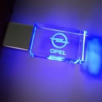 Светеща УСБ USB flash флаш памет стъкло с емблема на марка кола автомобил джип мотор + Подарък, снимка 1 - Аксесоари и консумативи - 30592696