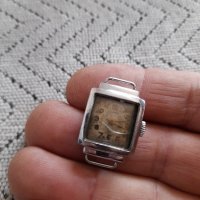 Стар дамски часовник Заря, снимка 2 - Антикварни и старинни предмети - 42627358